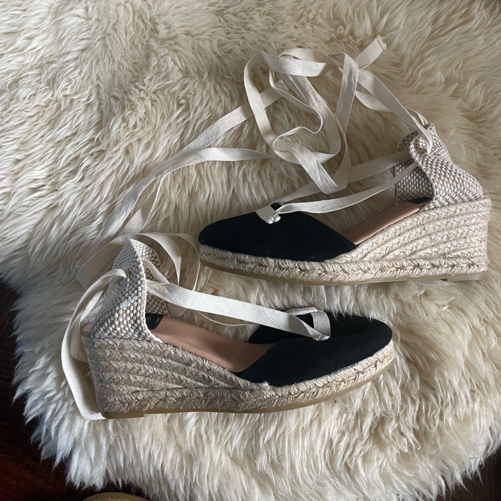 NWT Gaimo Espadrille Wedges lace up suede platform close toe